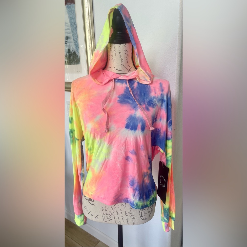Derek Heart hoodie. NWT. Size small.